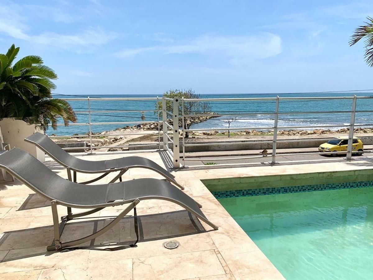 Hermosa Casa Frente Al Mar En Cartagena/ Beautiful House Facing The Sea -