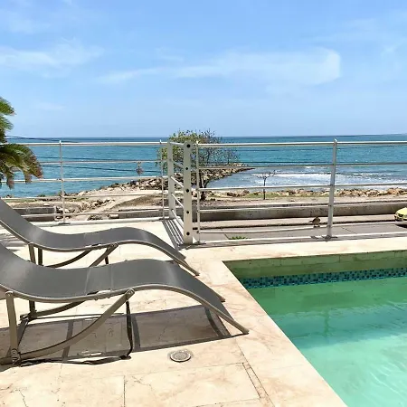 Hermosa Casa Frente Al Mar En Cartagena/ Beautiful House Facing The Sea -